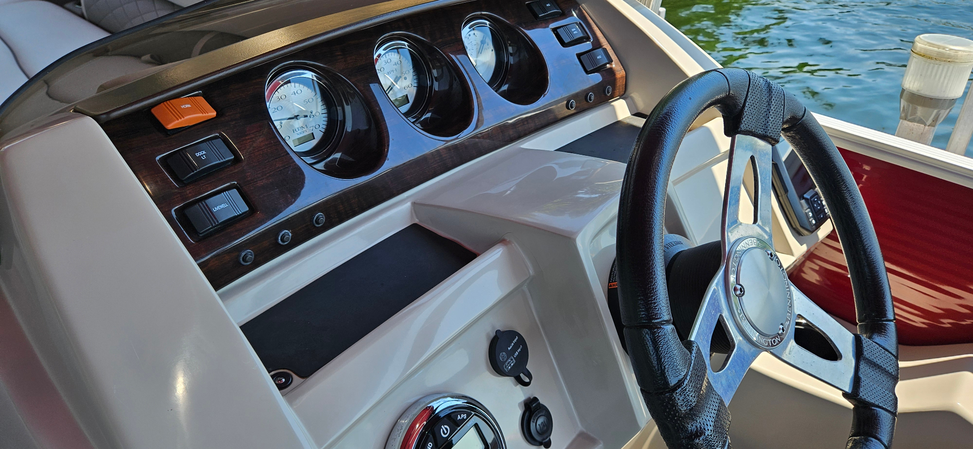 Bennington helm dashboard and gauge cluster detail