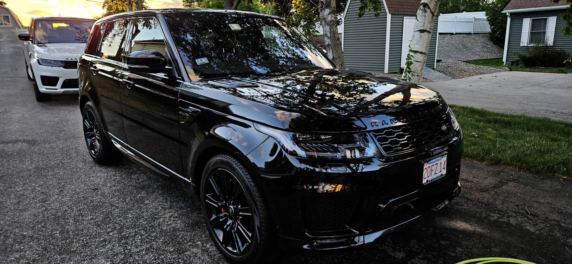 Range Rover Sport exterior front quarter