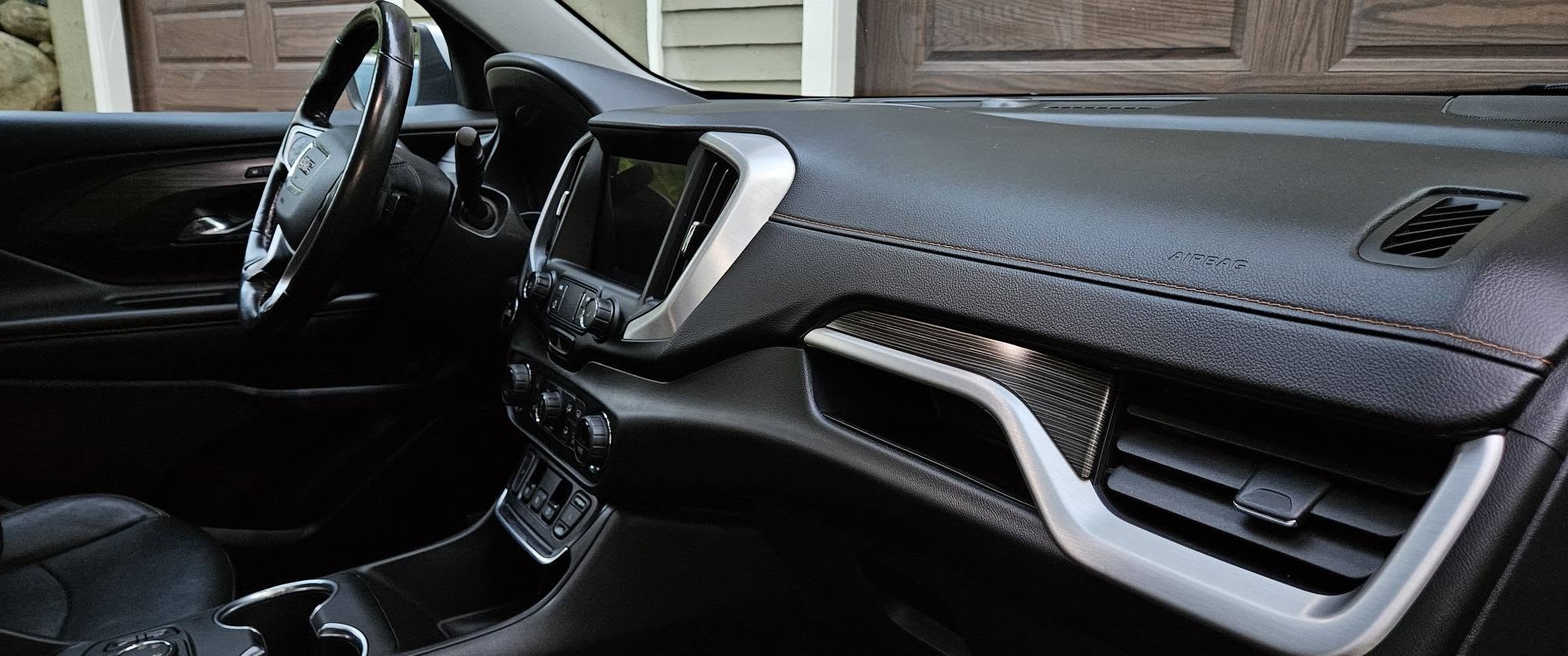 GMC dashboard and trim detail