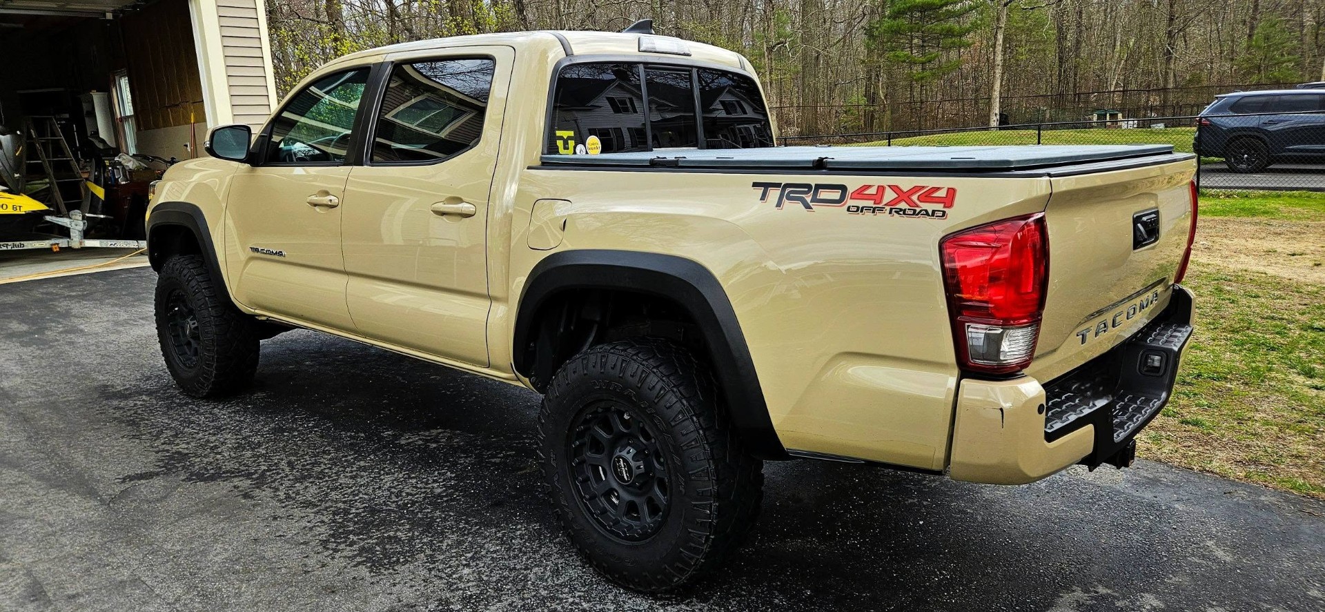 Toyota Tacoma TRD 4x4 rear quarter detail